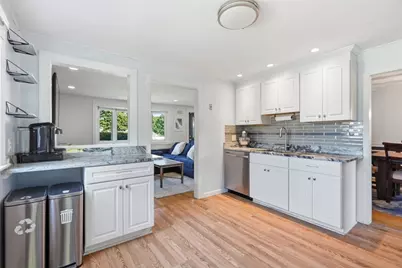 16 Robert Ave, Woburn, MA 01801 - Photo 10