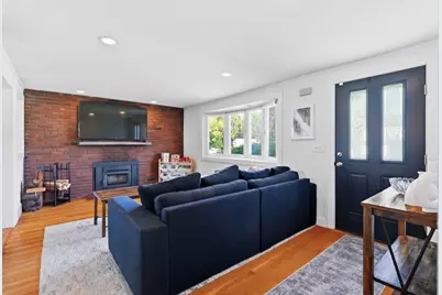 16 Robert Ave, Woburn, MA 01801 - Photo 4