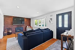 16 Robert Ave, Woburn, MA 01801 - Photo 4