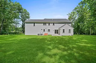 4 Clarendon Cir, Holbrook, MA 02343 - Photo 28