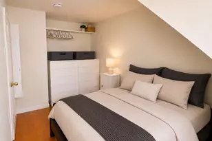 28 Phillips St, Boston, MA 02114 - Photo 8