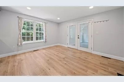 379 West Washington Street, Hanson, MA 02341 - Photo 10