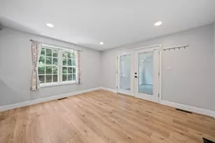 379 W Washington St, Hanson, MA 02341 - Photo 10