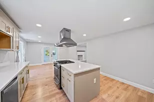 379 W Washington St, Hanson, MA 02341 - Photo 6