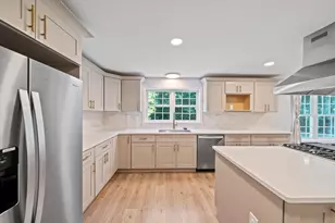 379 W Washington St, Hanson, MA 02341 - Photo 4