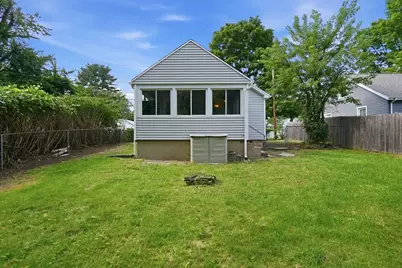 85 Silas St, Springfield, MA 01109 - Photo 8