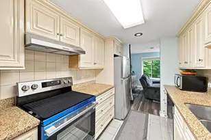 95 Commons Dr, Shrewsbury, MA 01545 - Photo 10