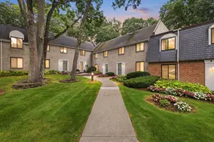 95 Commons Dr, Shrewsbury, MA 01545 - Photo 1