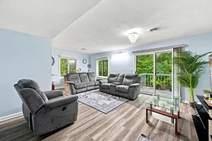 95 Commons Dr, Shrewsbury, MA 01545 - Photo 4