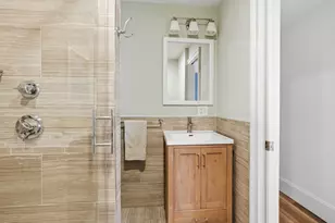 9 Hatch St, Boston, MA 02127 - Photo 10