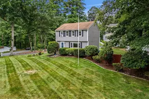 82 Keystone Ln, Billerica, MA 01821 - Photo 2