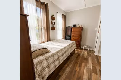 33 Hancock St, Haverhill, MA 01832 - Photo 4
