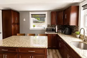 33 Hancock St, Haverhill, MA 01832 - Photo 8
