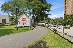 1 Russell Pl, Arlington, MA 02474 - Photo 38