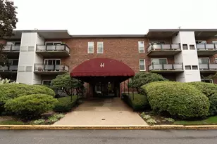 44 Broadlawn Park, Boston, MA 02467 - Photo 2