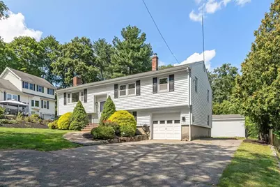 7 Locust Street, Reading, MA 01867 - Photo 2
