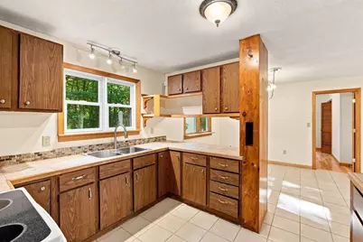 55 North St, Belchertown, MA 01007 - Photo 12