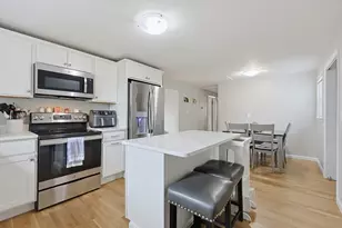 7 Haskell Pl, Peabody, MA 01960 - Photo 8