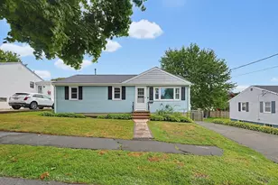 7 Haskell Pl, Peabody, MA 01960 - Photo 2
