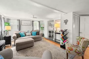 26 Wallis St, Beverly, MA 01915 - Photo 2