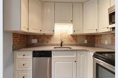 138 Rea St, Lowell, MA 01852 - Photo 4