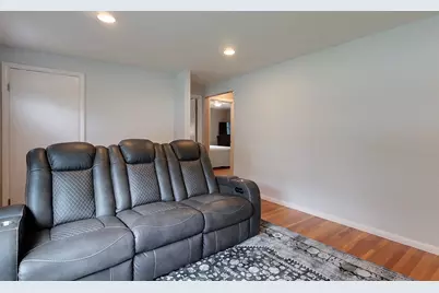 138 Rea St, Lowell, MA 01852 - Photo 12