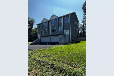 191 Oxford Ave #2, Dudley, MA 01571 - Photo 2