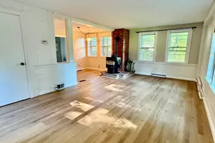 8A Warren Pl, Framingham, MA 01701 - Photo 6