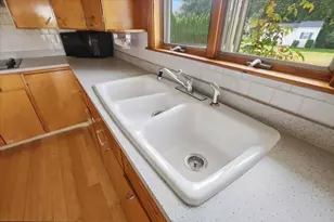 18 Picard Ct, Swansea, MA 02777 - Photo 10