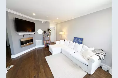 27 Plymouth St #3, Cambridge, MA 02141 - Photo 2