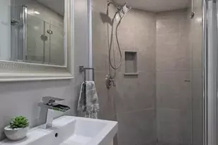 27 Plymouth St, Cambridge, MA 02141 - Photo 4