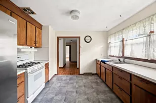 115 Bemis Rd, Holyoke, MA 01040 - Photo 6