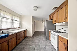 115 Bemis Rd, Holyoke, MA 01040 - Photo 8