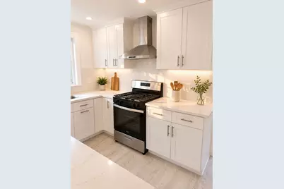 82 Willet St #2fl, Quincy, MA 02170 - Photo 2