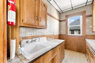99 Hazard St, New Bedford, MA 02740 - Photo 16