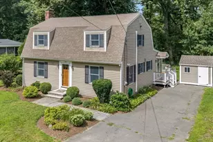 135 Linebrook Rd, Ipswich, MA 01938 - Photo 2