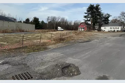 2 Juniper St, Winchendon, MA 01475 - Photo 6