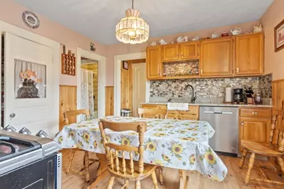 122 Lawrence, Clinton, MA 01510 - Photo 10