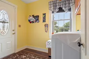 122 Lawrence, Clinton, MA 01510 - Photo 8