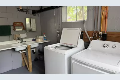 142 W Main St, Spencer, MA 01562 - Photo 24