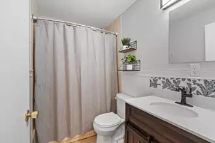 40 Edgelawn Ave, North Andover, MA 01845 - Photo 14