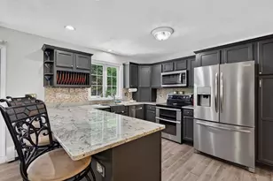 1036 Pleasant St, Leominster, MA 01453 - Photo 10