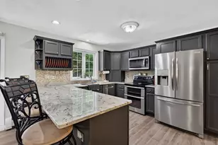 1036 Pleasant St, Leominster, MA 01453 - Photo 10