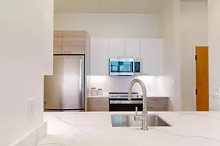 1079 Commonwealth Ave, Boston, MA 02215 - Photo 12