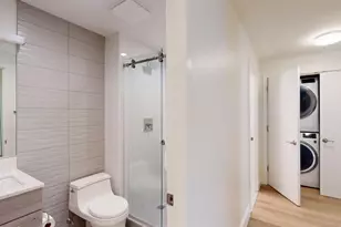 1079 Commonwealth Ave, Boston, MA 02215 - Photo 18