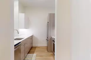 1079 Commonwealth Ave, Boston, MA 02215 - Photo 2