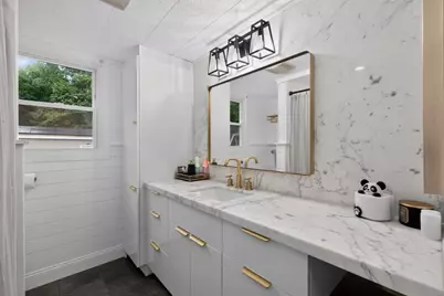 350 SE Main St, Douglas, MA 01516 - Photo 18