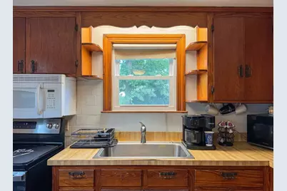 18 Woodland Cir, Methuen, MA 01844 - Photo 6