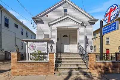 26 Mansfield St, Somerville, MA 02143 - Photo 1