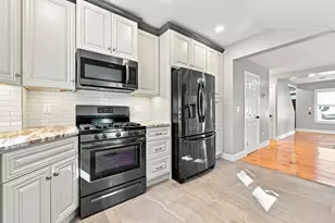 1 Lincoln Ct, Amesbury, MA 01913 - Photo 6